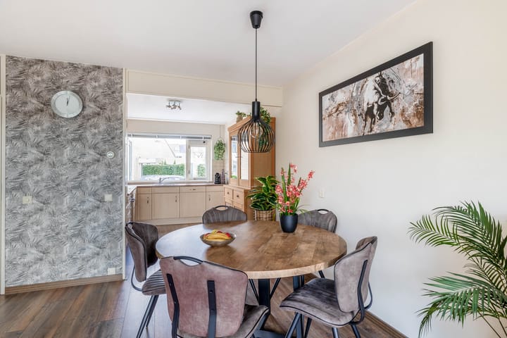 Foto 11 van Middenmolenlaan 45