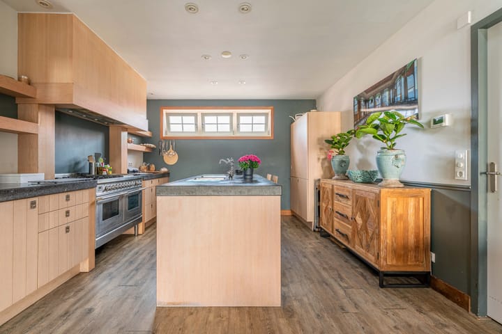 Photo 6 of Hessenstraat 24-A