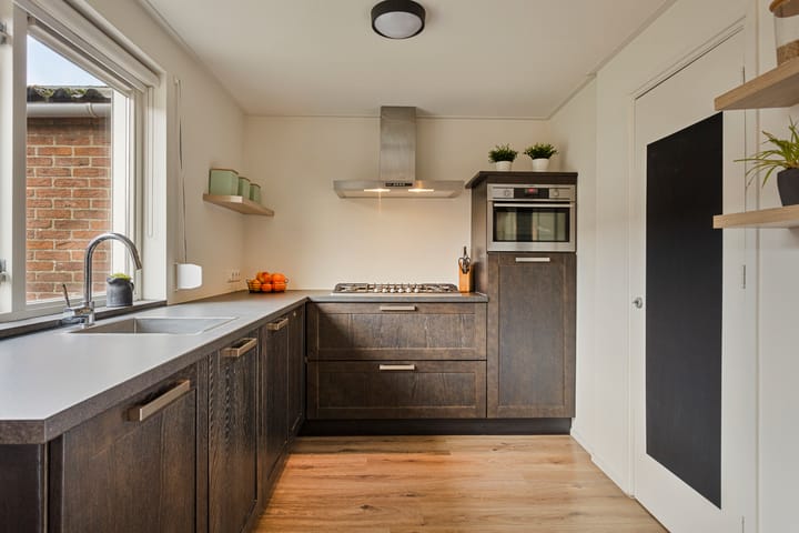 Photo 7 of Albrecht Rodenbachstraat 12