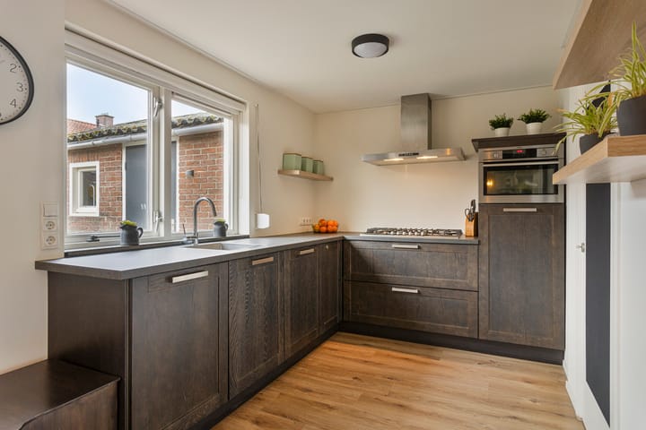 Photo 8 of Albrecht Rodenbachstraat 12