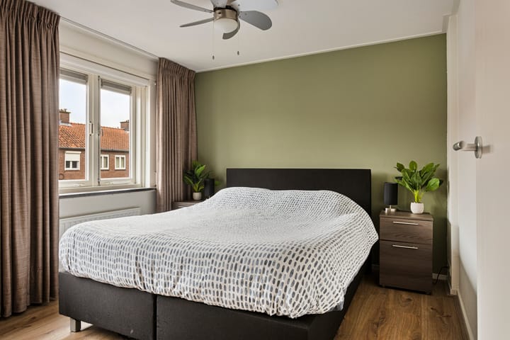 Photo 14 of Albrecht Rodenbachstraat 12