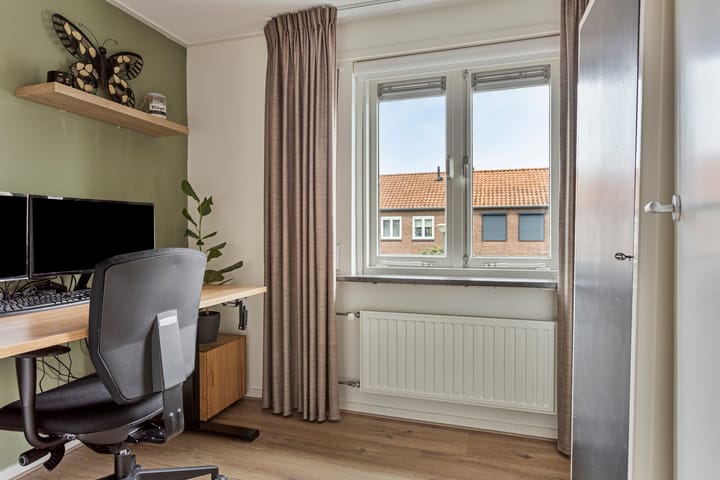 Photo 21 of Albrecht Rodenbachstraat 12