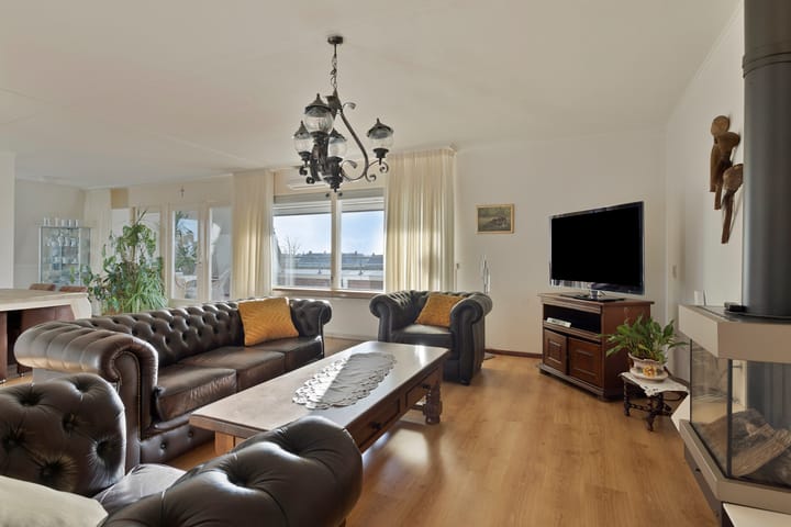 Photo 12 of Heermoesstraat 13