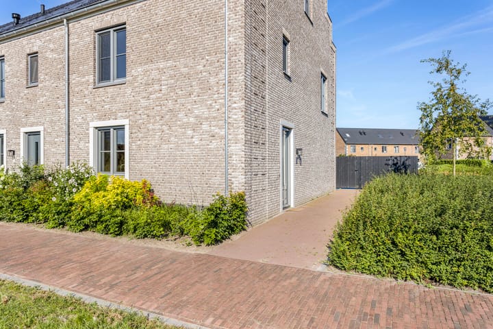 Foto 7 van Janus Baulingstraat 9