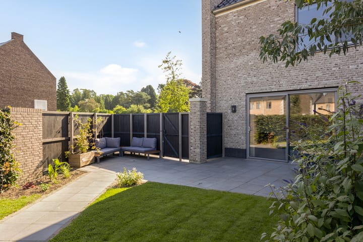 Foto 28 van Janus Baulingstraat 9