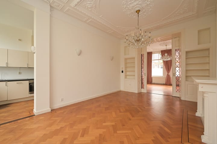 Photo 9 of Nassau Dillenburgstraat 26