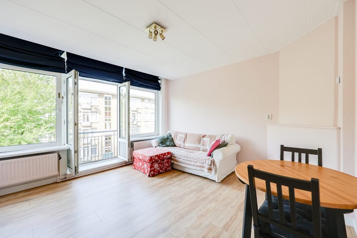 Foto 2 van Anna van Burenstraat 7-2