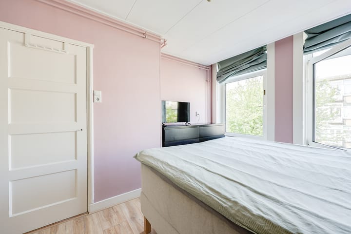 Foto 12 van Anna van Burenstraat 7-2