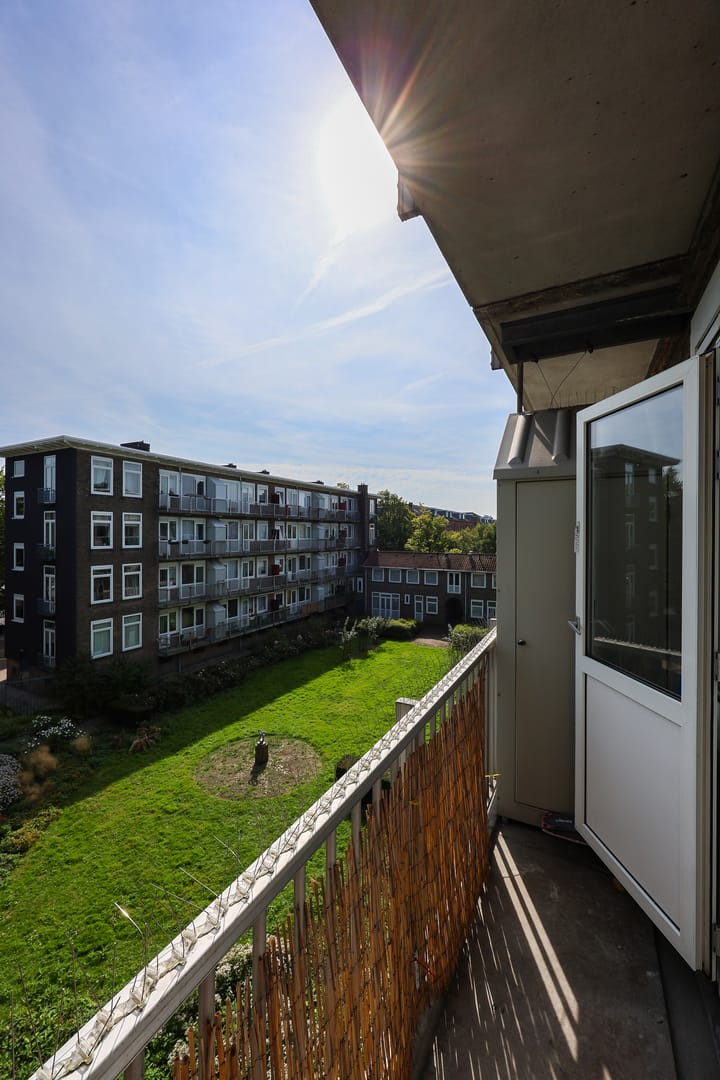 Foto 16 van Anna van Burenstraat 7-2