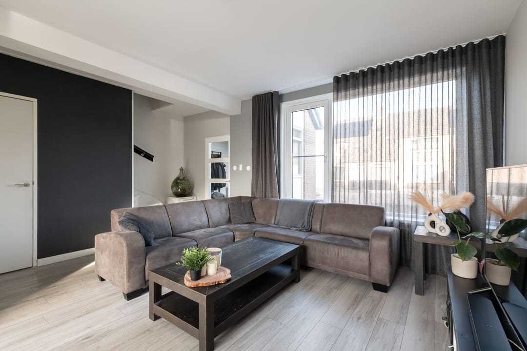 Foto 8 van Bloemhofplein 9