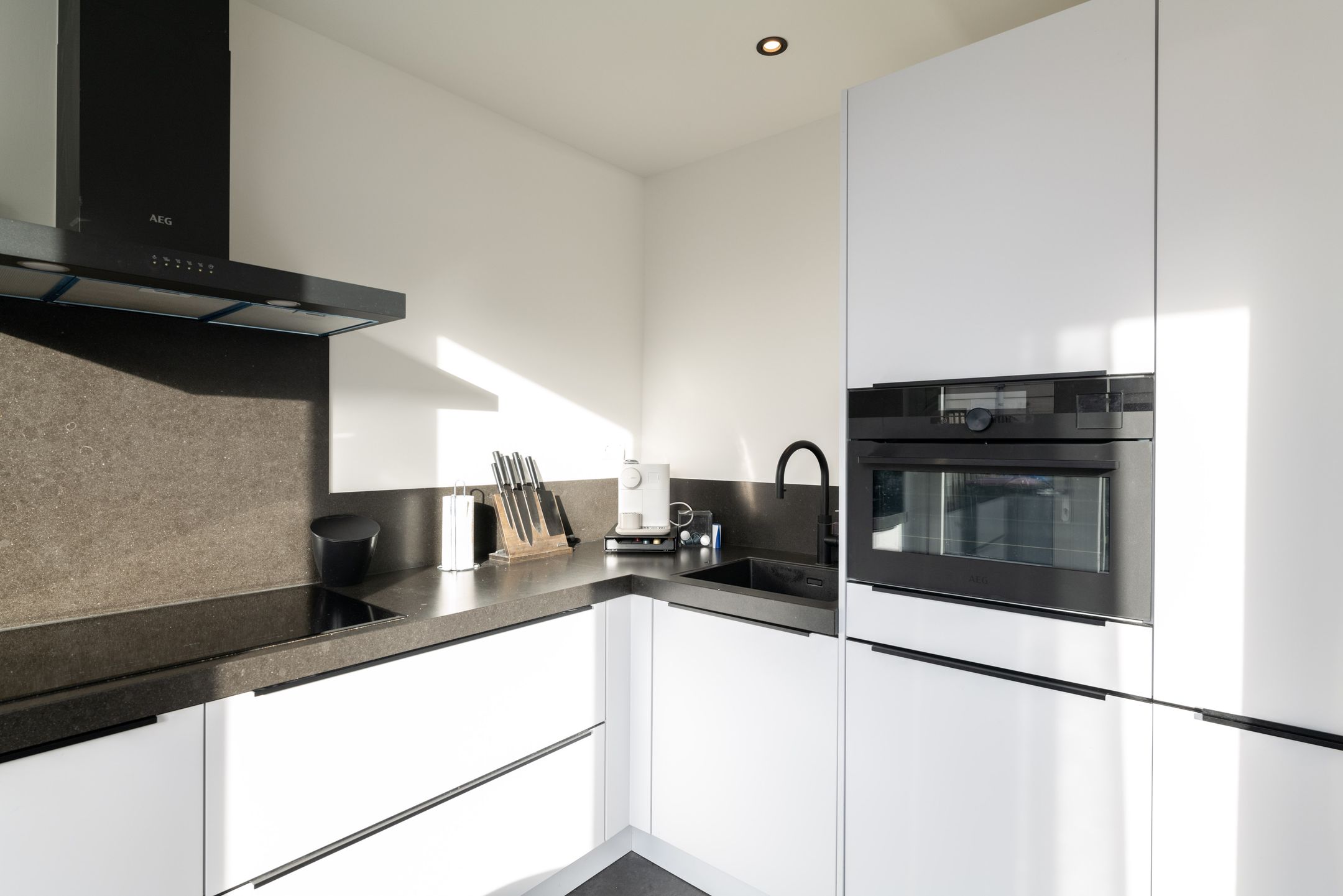 Foto 15 van Bloemhofplein 9