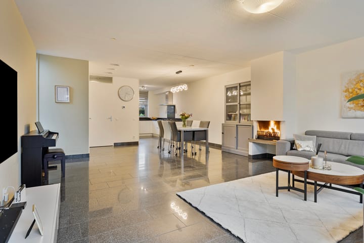 Photo 6 of Perzikkruidkade 16