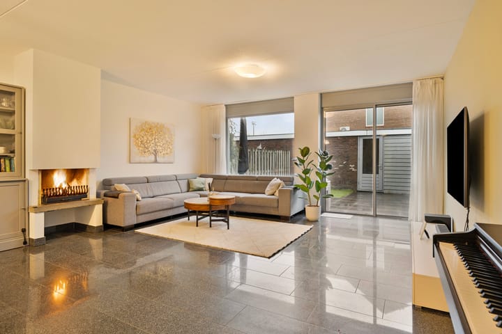 Photo 11 of Perzikkruidkade 16