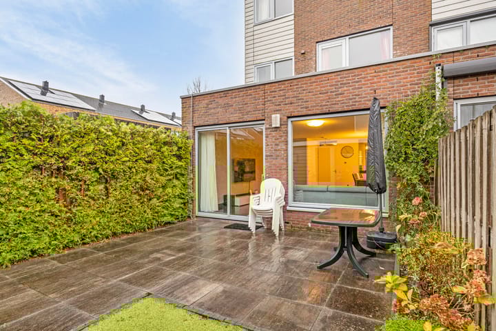 Photo 38 of Perzikkruidkade 16