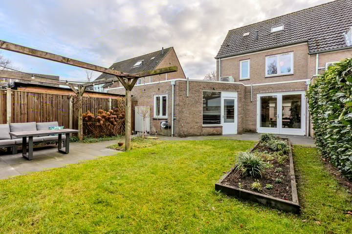 Foto 38 van K.L.H. van der Puttlaan 15