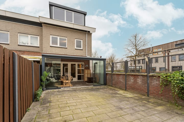 Foto 33 van Piranesistraat 2