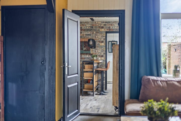 Foto 12 van Ambtstraat 49