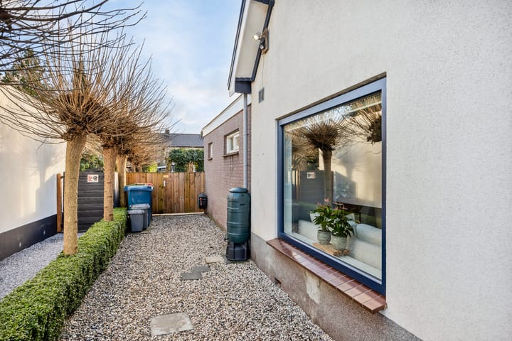 Foto 4 van Aluminiumweg 72