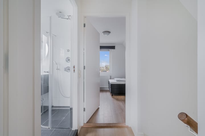 Photo 19 of Oosteinde 12-15