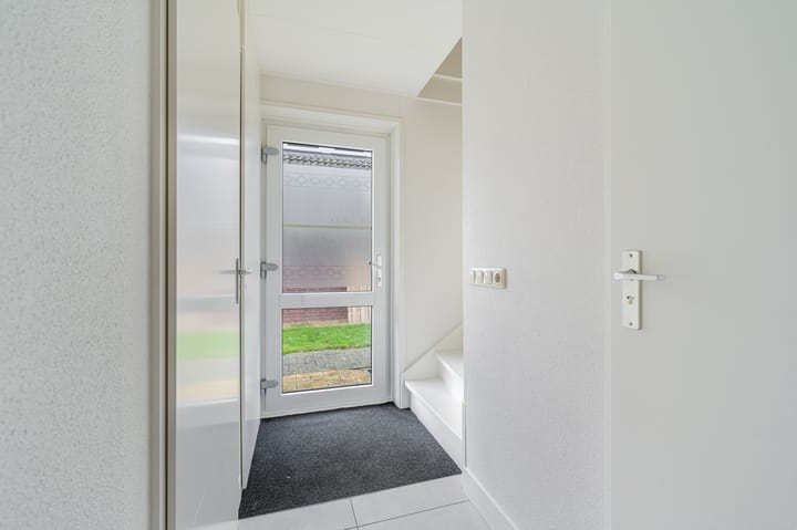 Photo 9 of Oosteinde 12-22