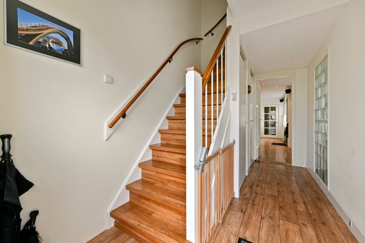 Foto 16 van Cornelis Roosstraat 15