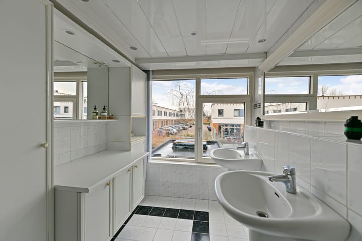 Foto 17 van Cornelis Roosstraat 15