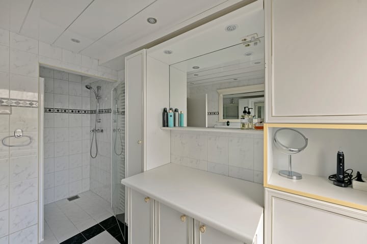 Foto 18 van Cornelis Roosstraat 15