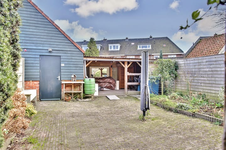 Foto 43 van Kennemerstraatweg 185