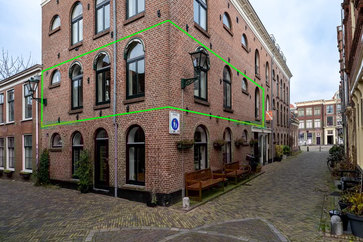 Photo 1 of Sint Annastraat 4-A