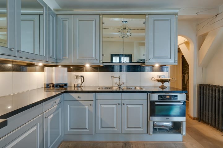 Photo 11 of Sint Annastraat 4-A