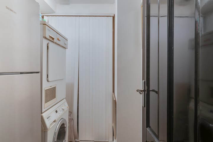 Photo 22 of Sint Annastraat 4-A