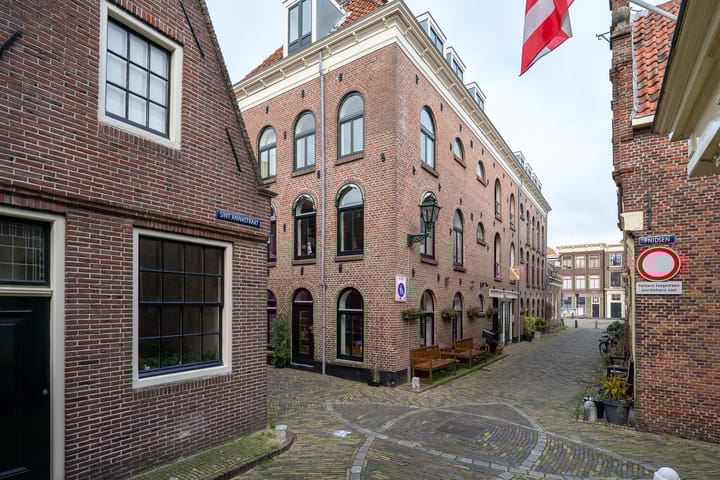 Photo 35 of Sint Annastraat 4-A