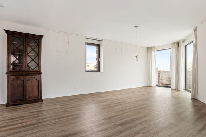 Foto 7 van Nathaliegang 73-L