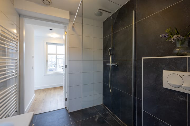 Foto 27 van Luzacstraat 21-A