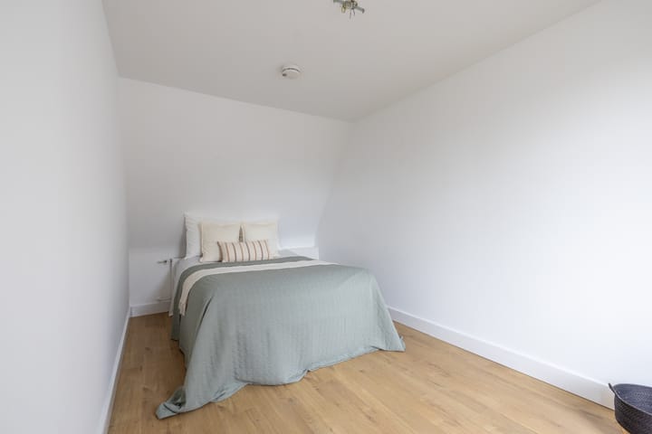 Foto 37 van Luzacstraat 21-A