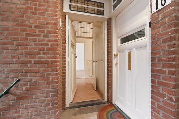 Foto 2 van De Moucheronstraat 16