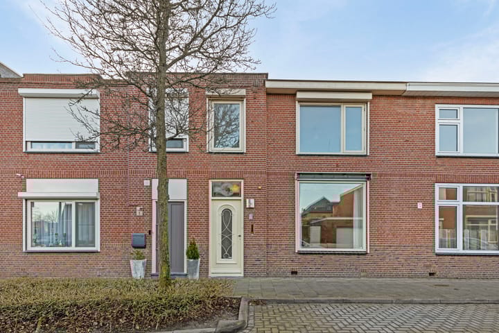 Foto 1 van Pastoor Van Eekelenstraat 3