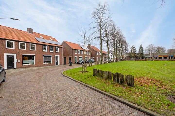 Foto 4 van Van den Elsenplein 5