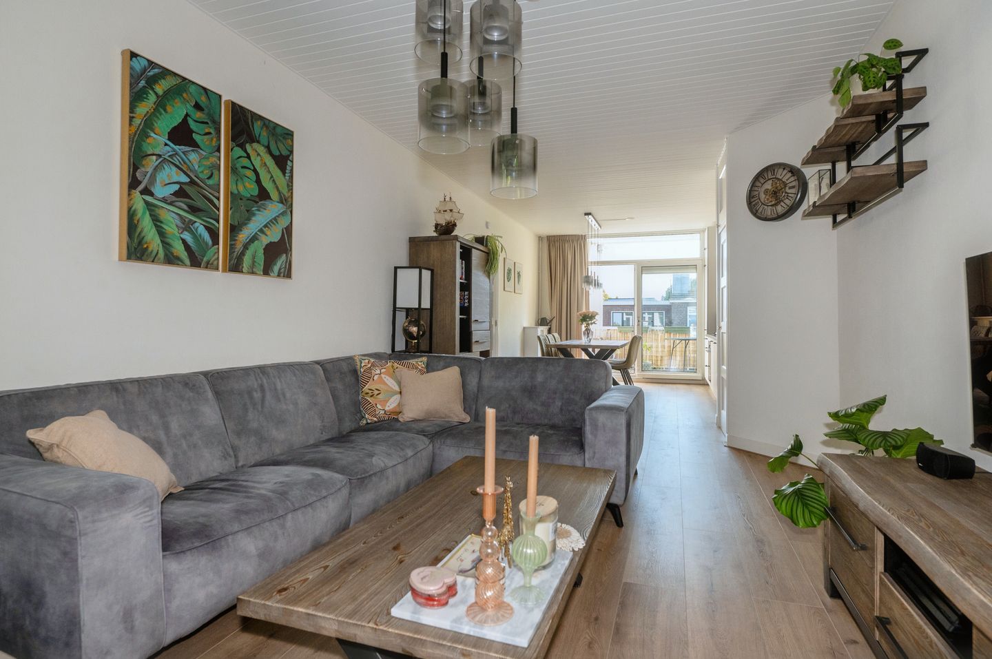 Foto 1 van Caan van Necklaan 116