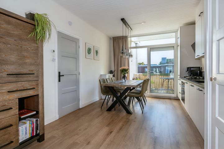 Foto 13 van Caan van Necklaan 116