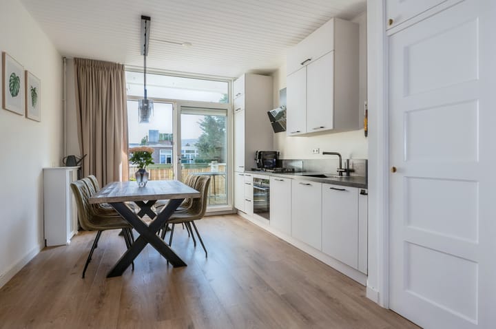 Foto 14 van Caan van Necklaan 116