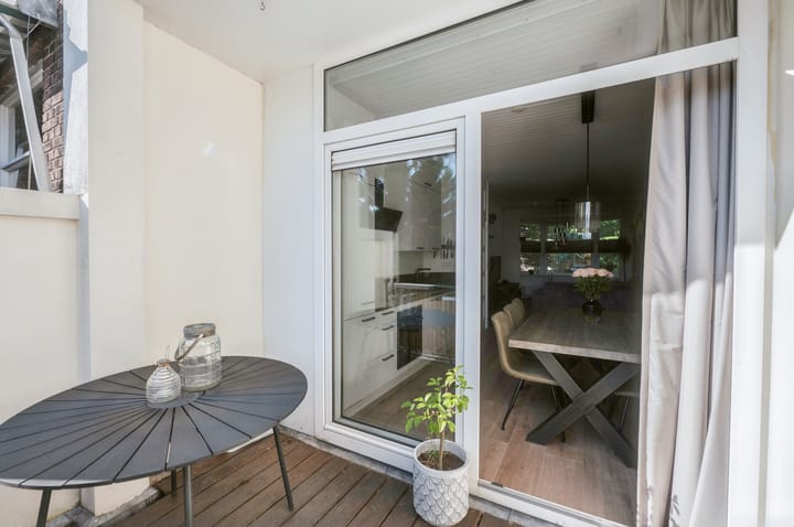 Foto 18 van Caan van Necklaan 116