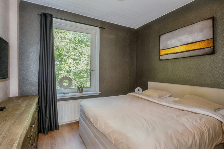 Foto 30 van Caan van Necklaan 116