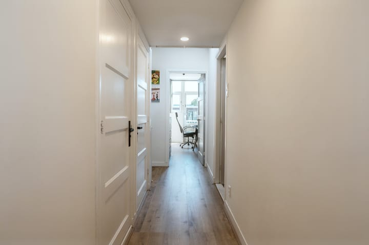 Foto 33 van Caan van Necklaan 116