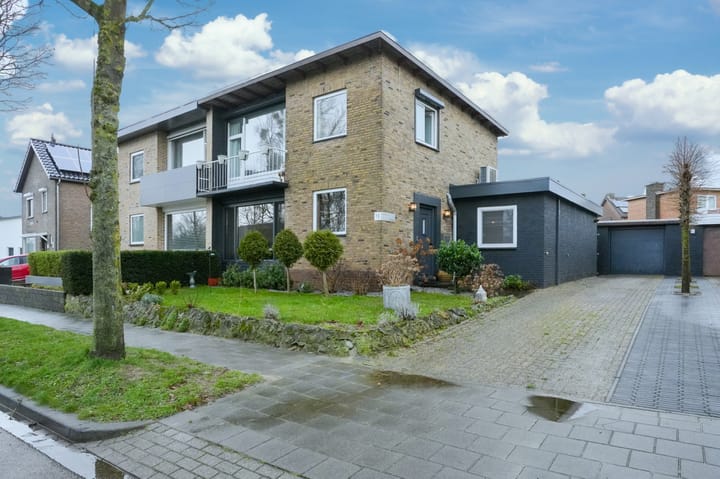 Foto 1 van Mevrouw van der Meijstraat 13