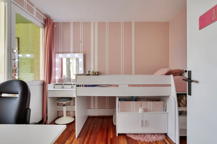 Photo 20 of Carry van Bruggenhof 100