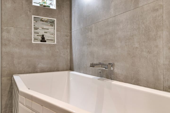 Photo 17 of Carry van Bruggenhof 100