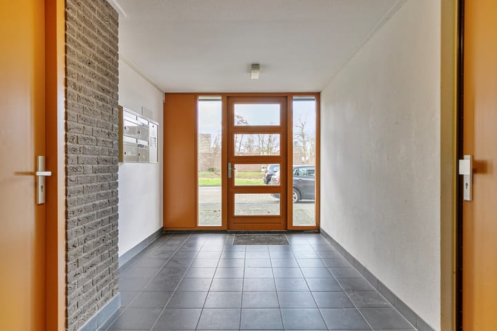 Photo 26 of Carry van Bruggenhof 100