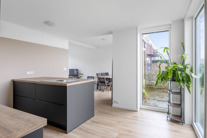 Foto 14 van Harlingerstraat 66