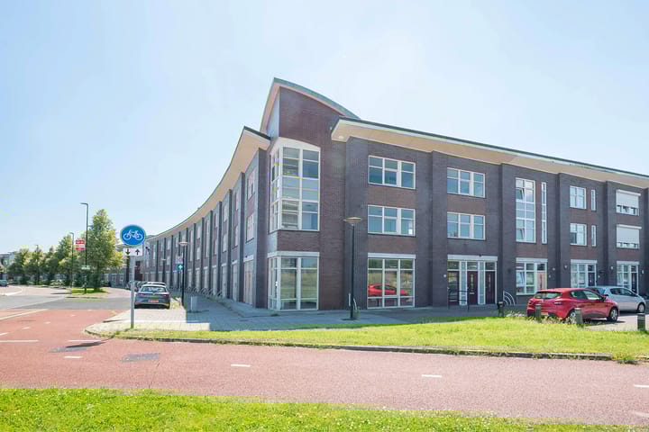 Foto 23 van Conny Stuartlaan 86